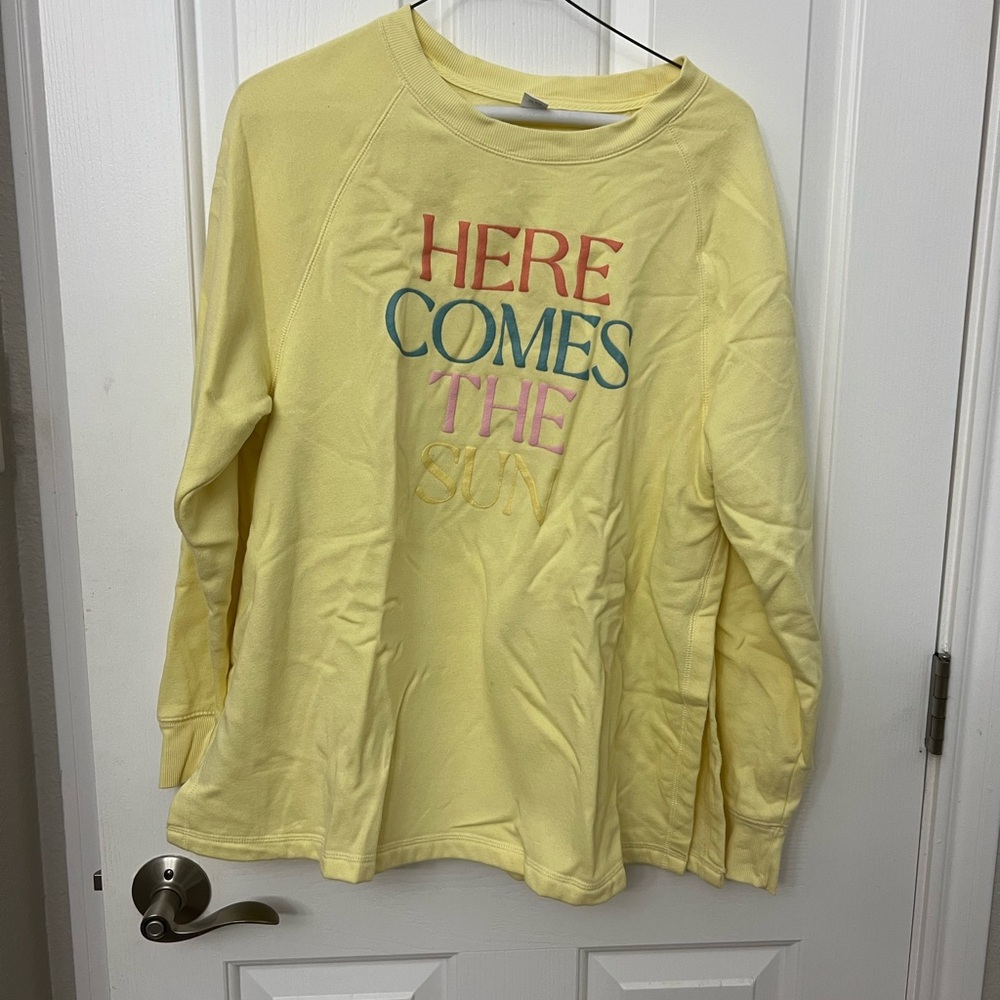 Old Navy Light Yellow Maternity/Nursing Sweatshirt